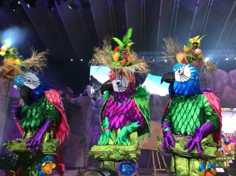 Carnaval_Tfe's tweet photo. Vía @mdaswani

🎺 MAMELUCOS @MamelucosMurga
• La mejor murga de este tiempo
• Hicieron dos finales: una el martes y otra hoy
• Su actuación de oro pone los pelos de punta
• Mamelucos es la excelencia
¡Felicidades!
 
#FinalMurgasSC  #CarnavalSC18 #CarnavalTfe https://t.co/SqRRtnT6vq