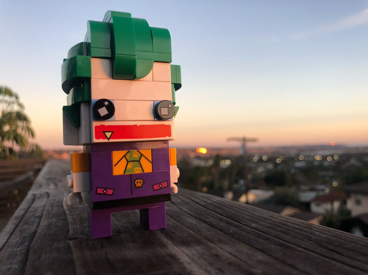 BriKTherapy's tweet photo. Enjoying the sunset on a Fri-Yay?!What do you have planned? 🎥 Check out the Lego channel and toss us a retweet &amp; 👍🏻 https://t.co/nbKF6yV6Qv https://t.co/SS1oIGvlrt