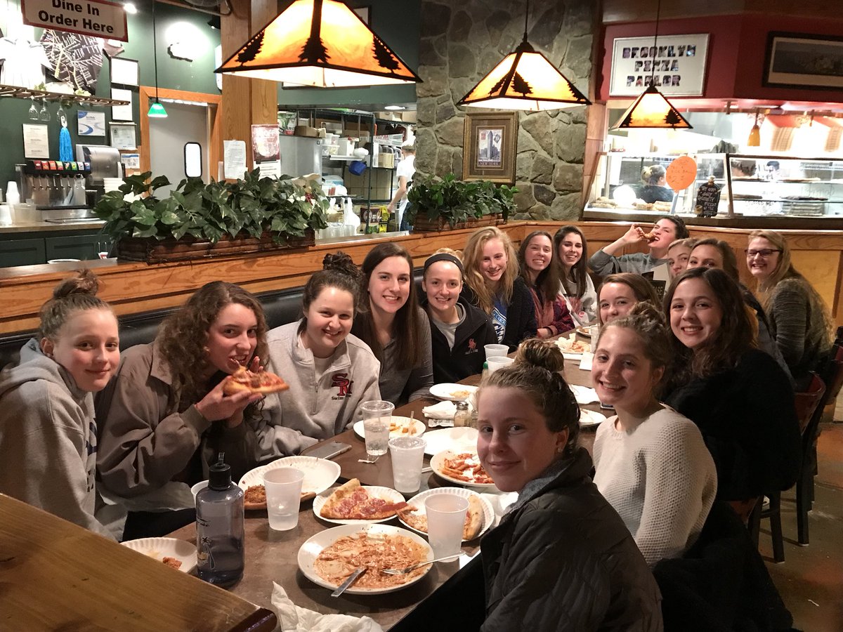 sabreswimdive's tweet photo. Sabre girls getting pumped for Regionals!! #funbutfocused πΎ https://t.co/U9SUhb7kn7