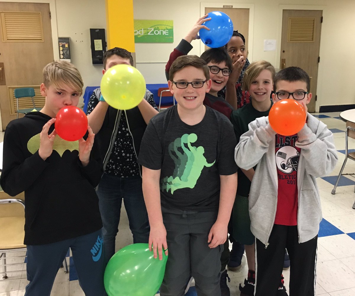 GlauWick's tweet photo. Thank you to all who helped make tonight so special for our 5th and 6th graders!💙 #bluedevilbash #WickPride @WickMiddle https://t.co/uEpTXFm02O