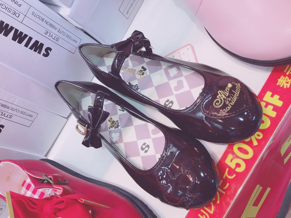 chocochoco_sw's tweet photo. 💞再入荷💞

アリスシューズ少量ですが再入荷です！980円から50%OFFの490円！（税抜）
こちらSサイズ（23,5センチ）のみの再入荷となっております₍ᐢ⑅•௰•⑅ᐢ₎！ https://t.co/Z5lF4MaLkn