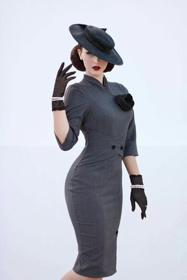 rougehmb's tweet photo. Classic #Retro #style
#IddaVanMunster #fashionlover #pearls #gloves #1940sdress #redlips https://t.co/Oyqe9hUNwH
