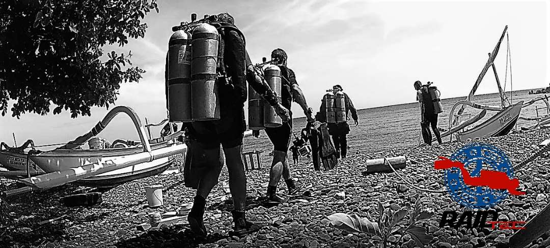 Check out our new Tek page, a work in progress. diving-thailand-phuket.com/technical-divi…