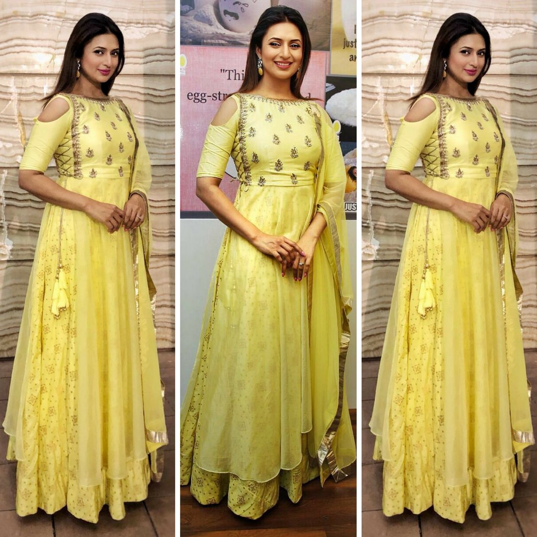 IndiaEves's tweet photo. Stunning #DivyankaTripathiDahiya in https://t.co/Id6KGa2Tul outfit and gorgeous earrings from MIRA by Radhika Jain for store launch of Eggsplore. #kalkifashion #fashionistadiaries #fashion #indiandesigner #tarditional #indianwear #womenfashion #India #Indiaeve @Divyanka_T https://t.co/QNz5tGnKUN