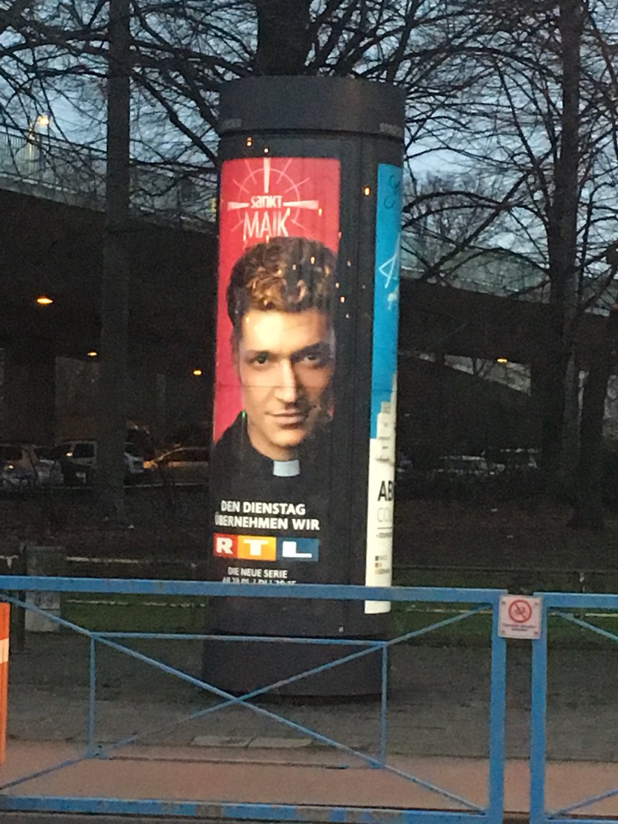 JilFast's tweet photo. Sieht aus wie ne billige Version von Justin Timberlake 😹 #RTL #Timberfake https://t.co/k558GbNxcU