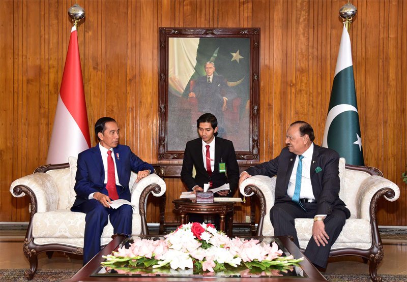 RadioPakistan's tweet photo. Peace in #Afghanistan is necessary for development &prosperity of region: #Pakistan, #Indonesia https://t.co/wV3VcT09zx 3/3 #PakIndonesia @jokowi, @pid_gov https://t.co/ZDGTMHdT8U