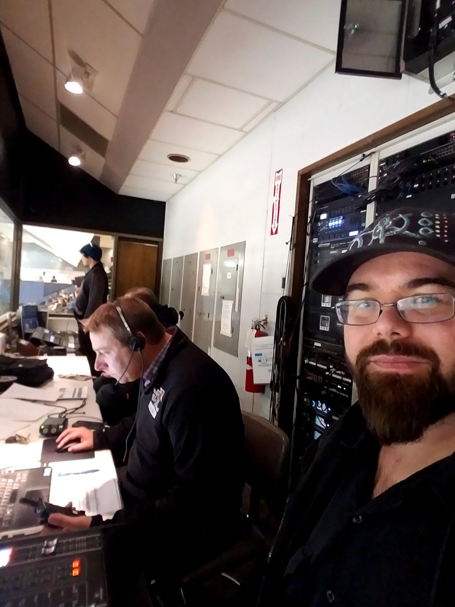 artofjx's tweet image. The VIP Booth #TechAllStars #roadrunnersatplay