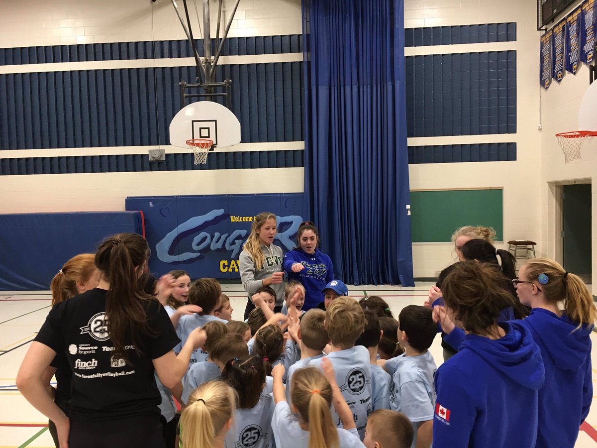 Go_FCVC's tweet photo. Winter Mini Acorn program kicked off tonight. Thanks to @stangswvb Asst Coach Melissa Mann (#FCVCalumni) for coming out to introduce the sport to future vballers. #FCVCpathway @ova_updates https://t.co/GRLF2gqfCO