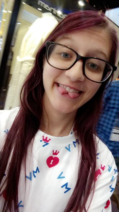 Proof that I have a split tongue, since there's a weird shortage of it >_> @keldabe https://t.co/JrK
