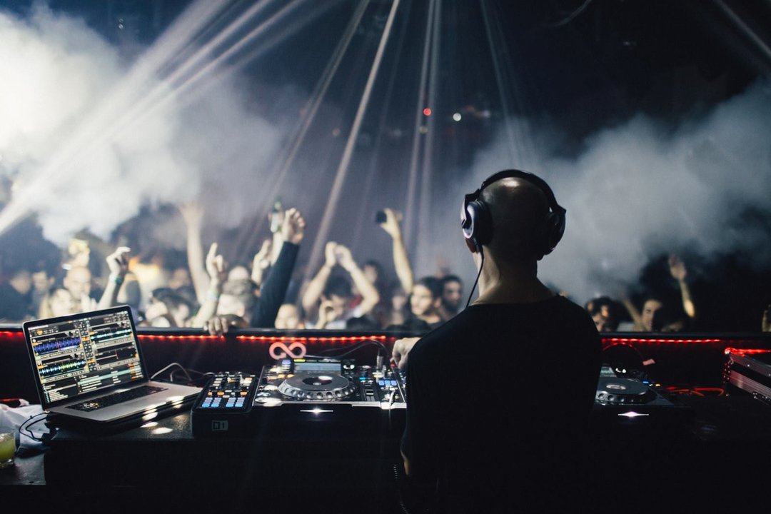 Sound_Nightclub's tweet photo. It's all about the #TECHNO tonight - @vcalderone all night long @thisisframework - Limited tickets will be sold at the door - #5YearsofSound https://t.co/I3slFlJ8Qm
