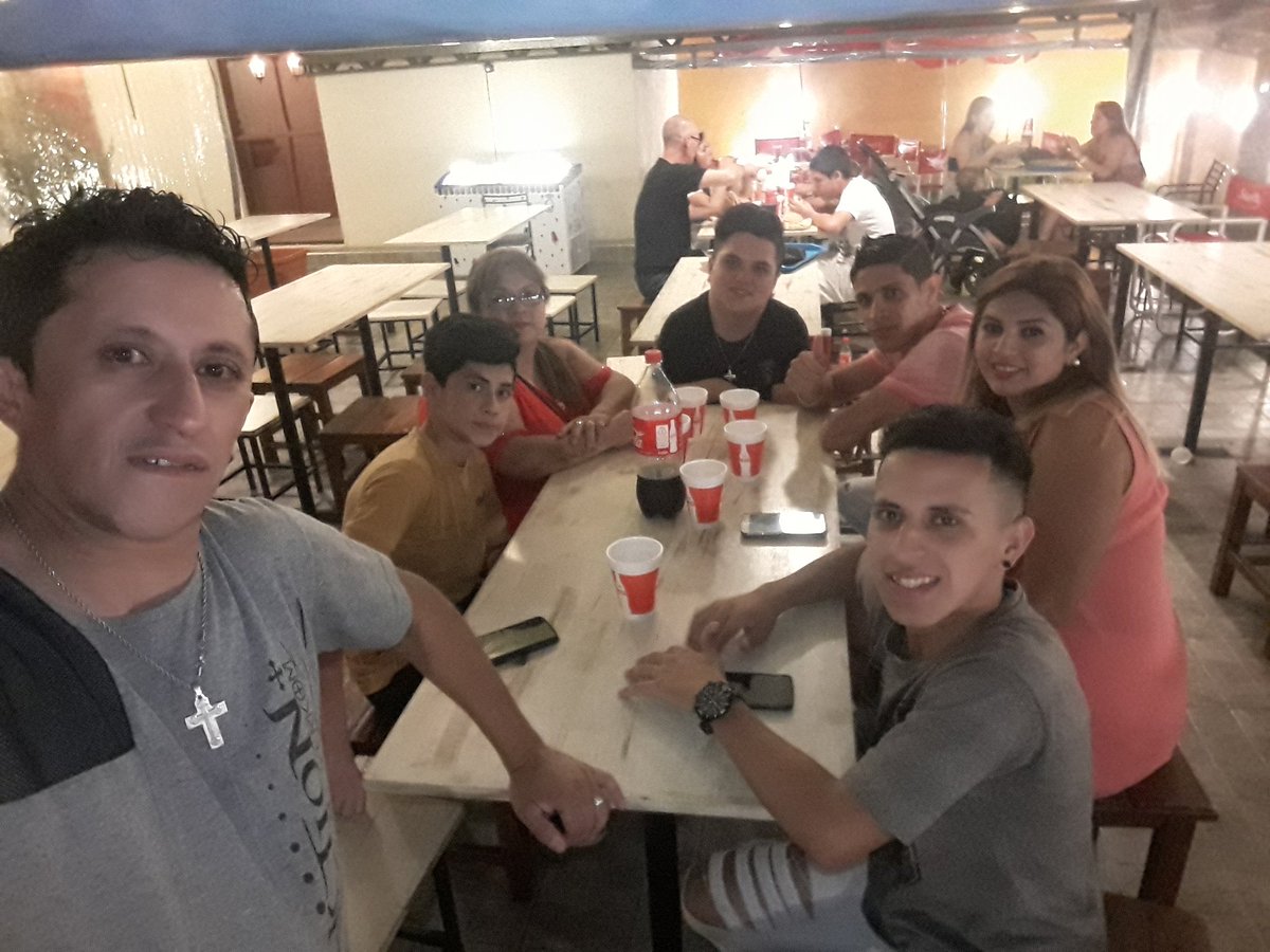 soliluna34's tweet photo. @rioquez Esta noche en familia a verte Lisandro a disfrutar de una gran noche https://t.co/7W06rHgj2J