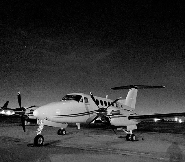 TravelNSO's tweet image. Friday night lights @jetsmarter @dreamlineaviation #itstheweekend #jetsmarter #jetshuttle ift.tt/2Ed9zFz