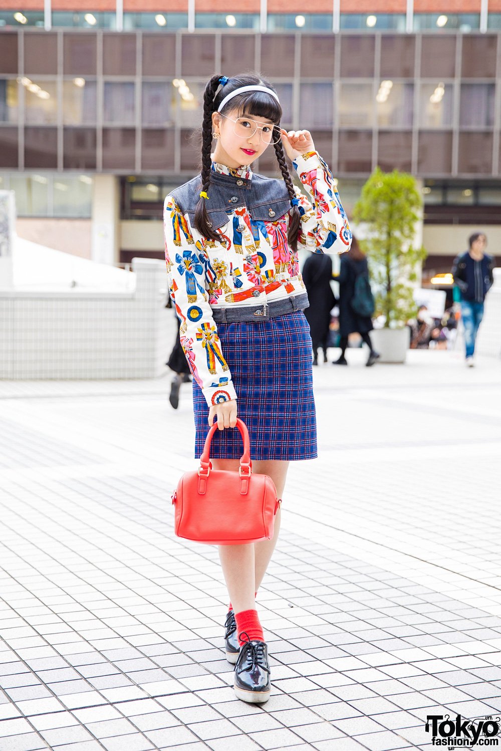 Tokyo Fashion on X: 14-year-old aspiring Japanese actress A-Pon  (@a_ponnnnn) on the street in Tokyo wearing vintage mixed prints fashion & Chanel  earrings   / X