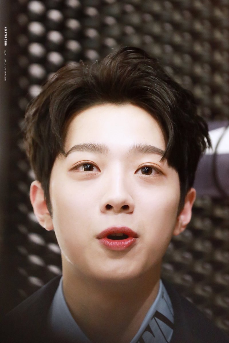 sandsseine's tweet image. หล่อจนแบบ รูปจากบ้านแฟนไซต์บ้านไหนมุมไหนก็หล่ออะ