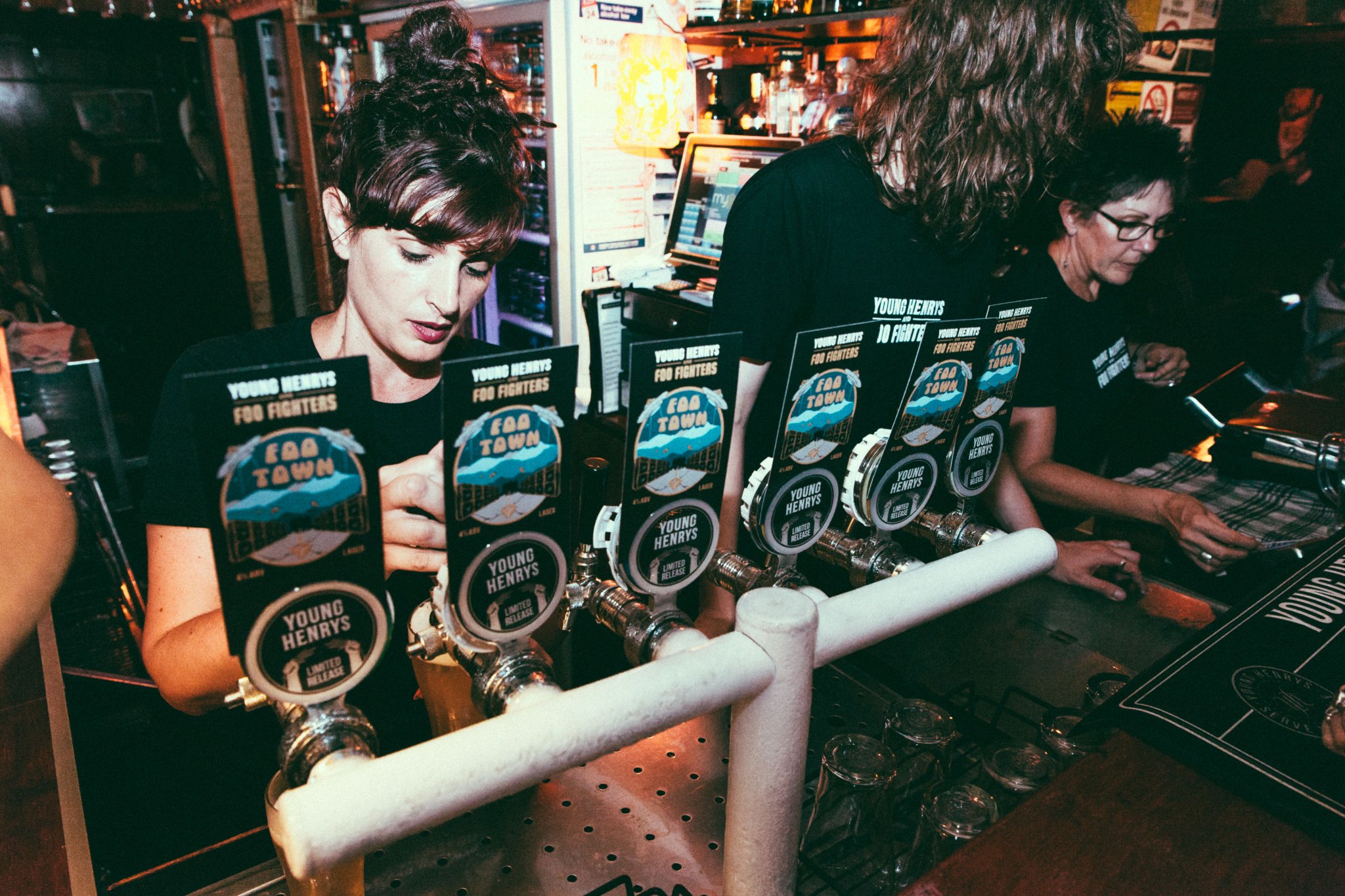 Foo Fighters on Twitter "SYDNEY! FooFightersHotel is open for the final night! 🍻 Extended