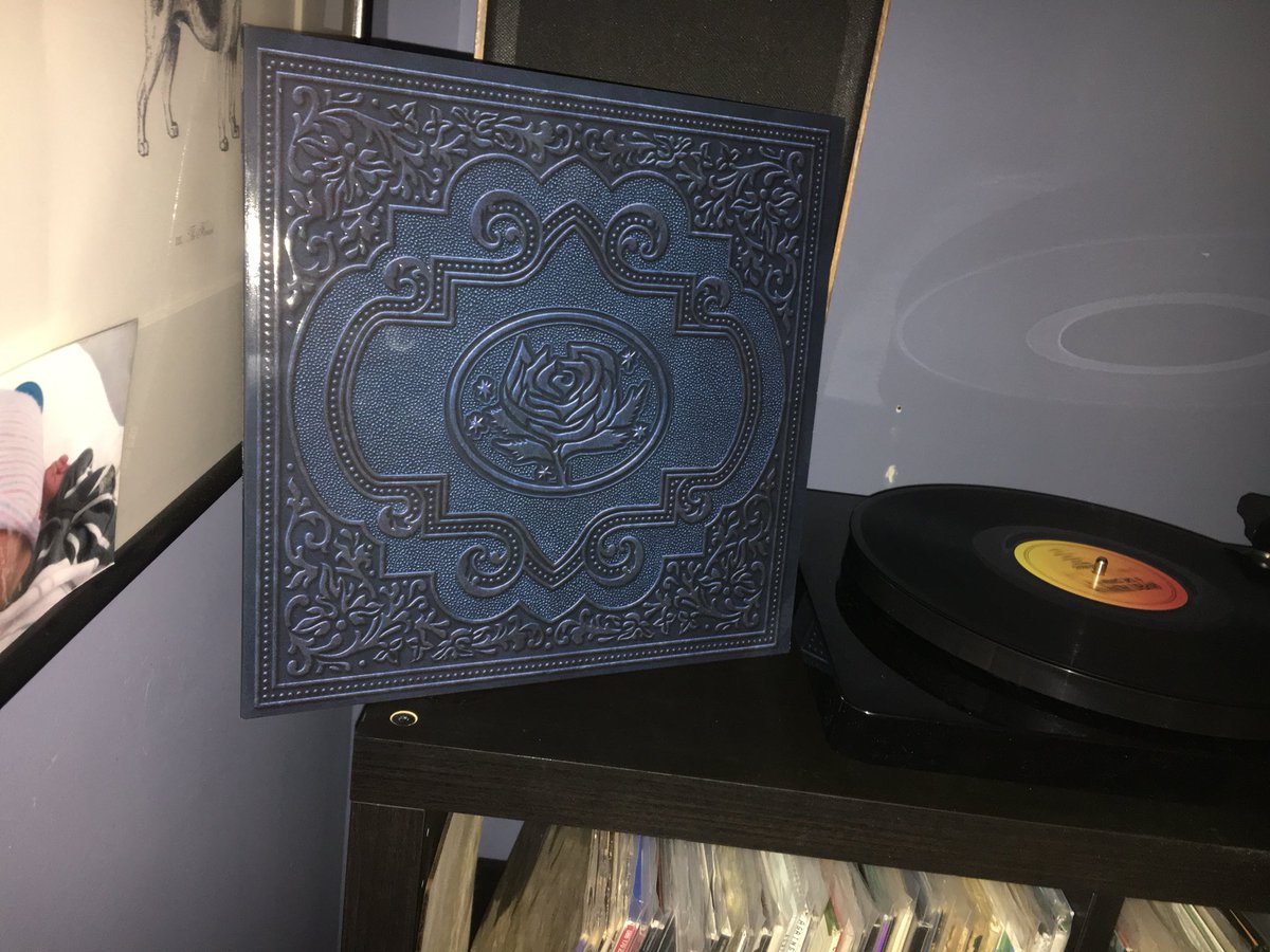 tom_d16's tweet photo. #VinylFriday #ryanadams #ryanadamsandthecardinals #coldroses #side4 #danceallnight #blossom #tonight #vinyl #nowspinning https://t.co/aDL1lvpJbB