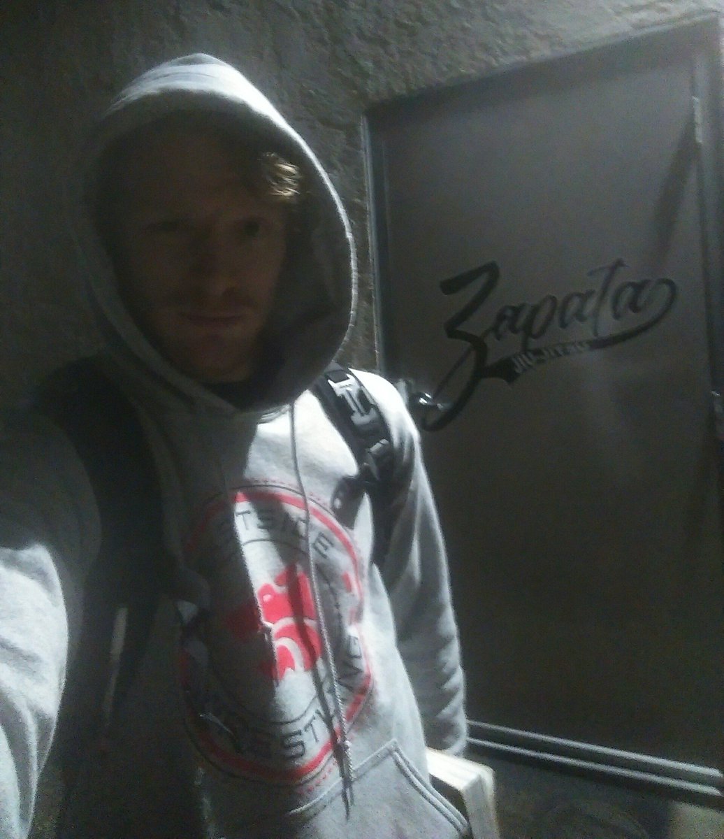 OttoTheMatRat's tweet image. We practiced all the devil's moves. Heel hooks, knee reaps, rubber guard. All the demonic stuff...😈

#10pjj #footlocker #footlocks #leglocks #nogi #BJJ #JiuJitsu #matrat #gymrat