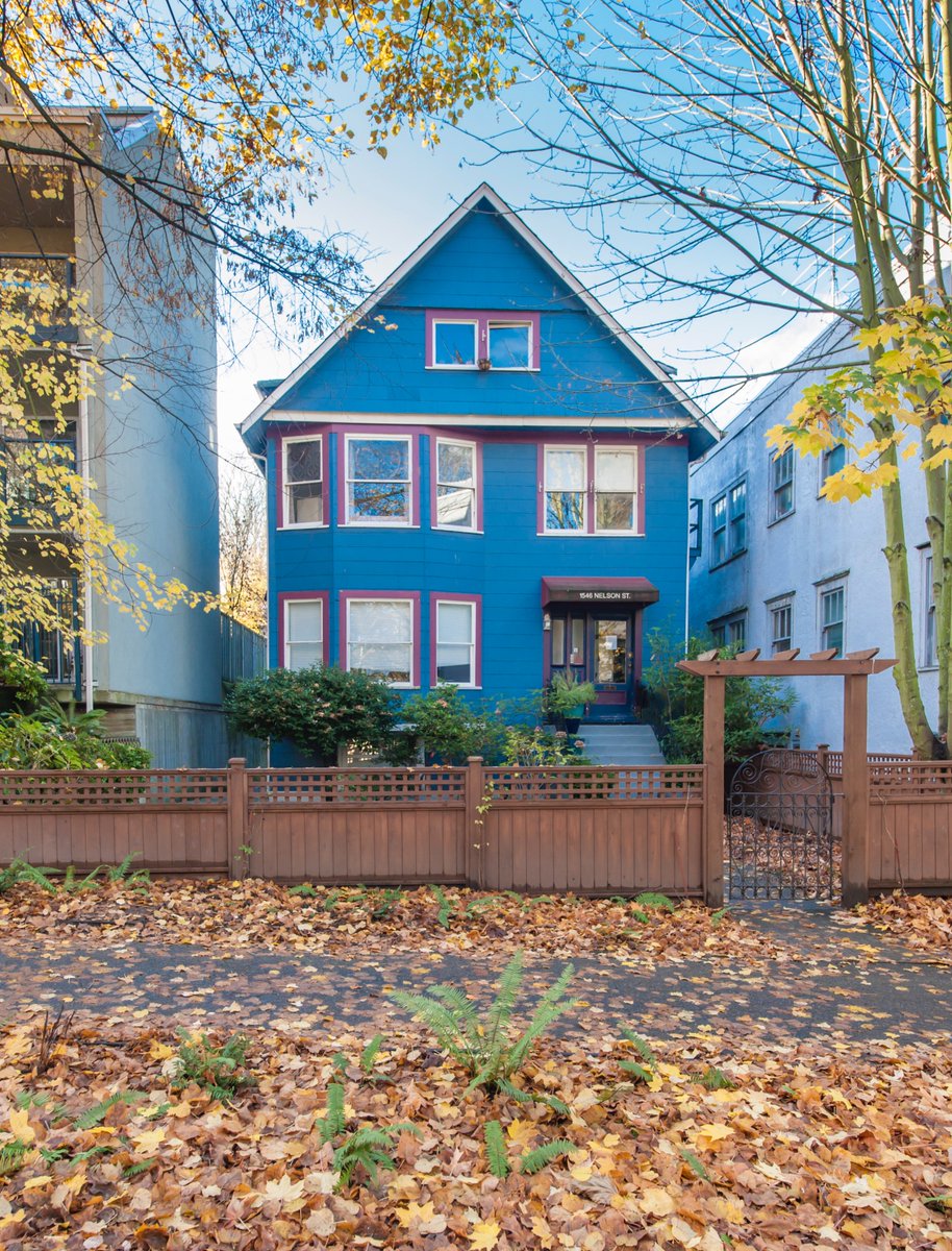 GRIDSVancouver's tweet image. That West End property with the new laneway is even better than I realized. 10 units total (6 in "house", 4 in new laneway building) on a standard Vancouver 33' lot. No reason not to allow this city-wide vancouvermarket.ca/tag/1546-nelso…