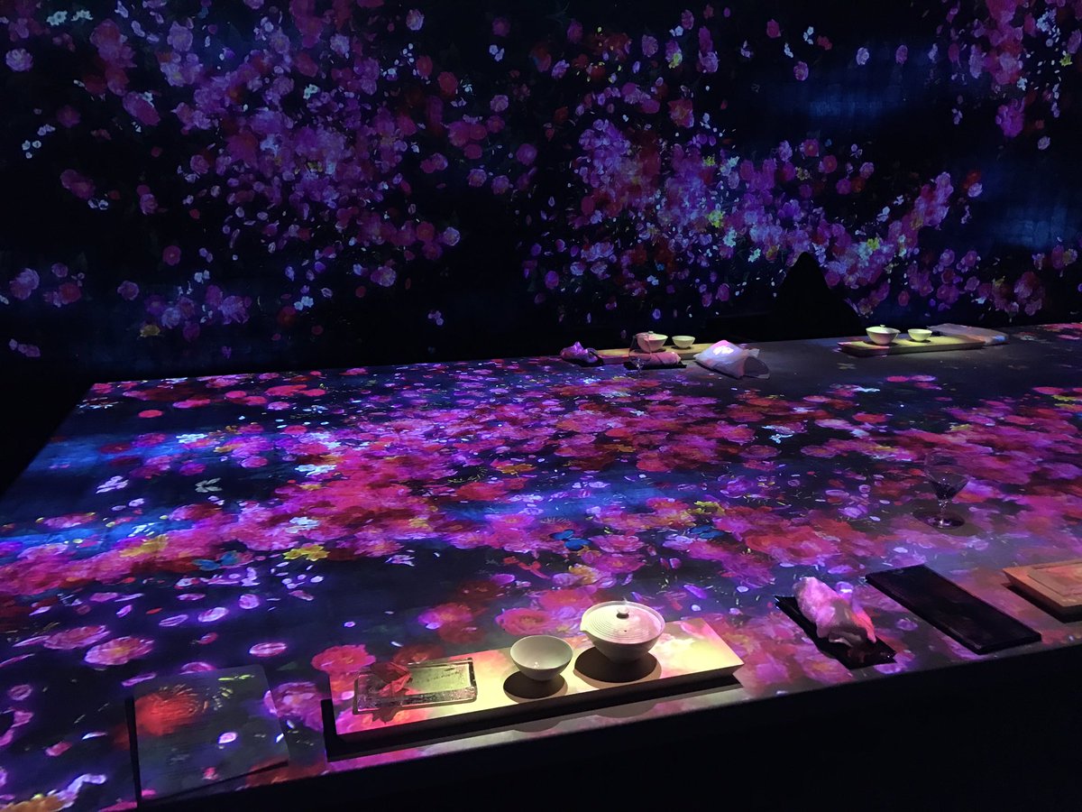 Unicorns23x's tweet photo. Night out at immersive digital restaurant Moonflower Sagaya in Tokyo by TeamLab #unforgettable https://t.co/0OvzZjb3SS