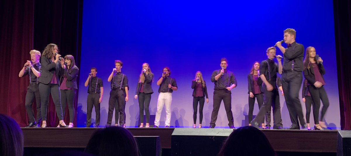 AcavilleRadio's tweet photo. Not naming names, but is it possible one of the @SHSMixolydians didn’t get the black pants memo? 😉 #ICHSA https://t.co/nLjtACVyqj