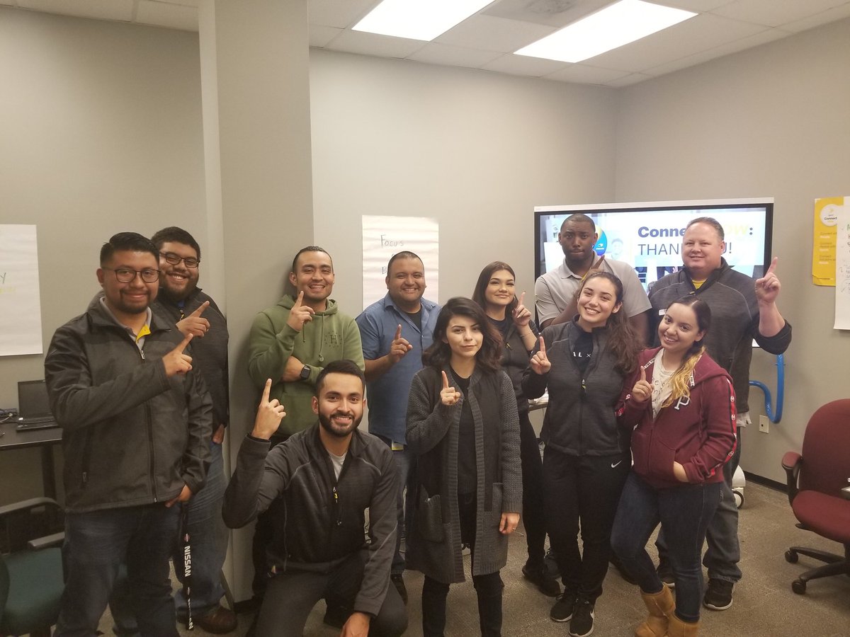 luisthetrainer's tweet image. Another amazing #ConnectNow class. Finally broke my small class streak! #sprint @blee01 @TrayceToles