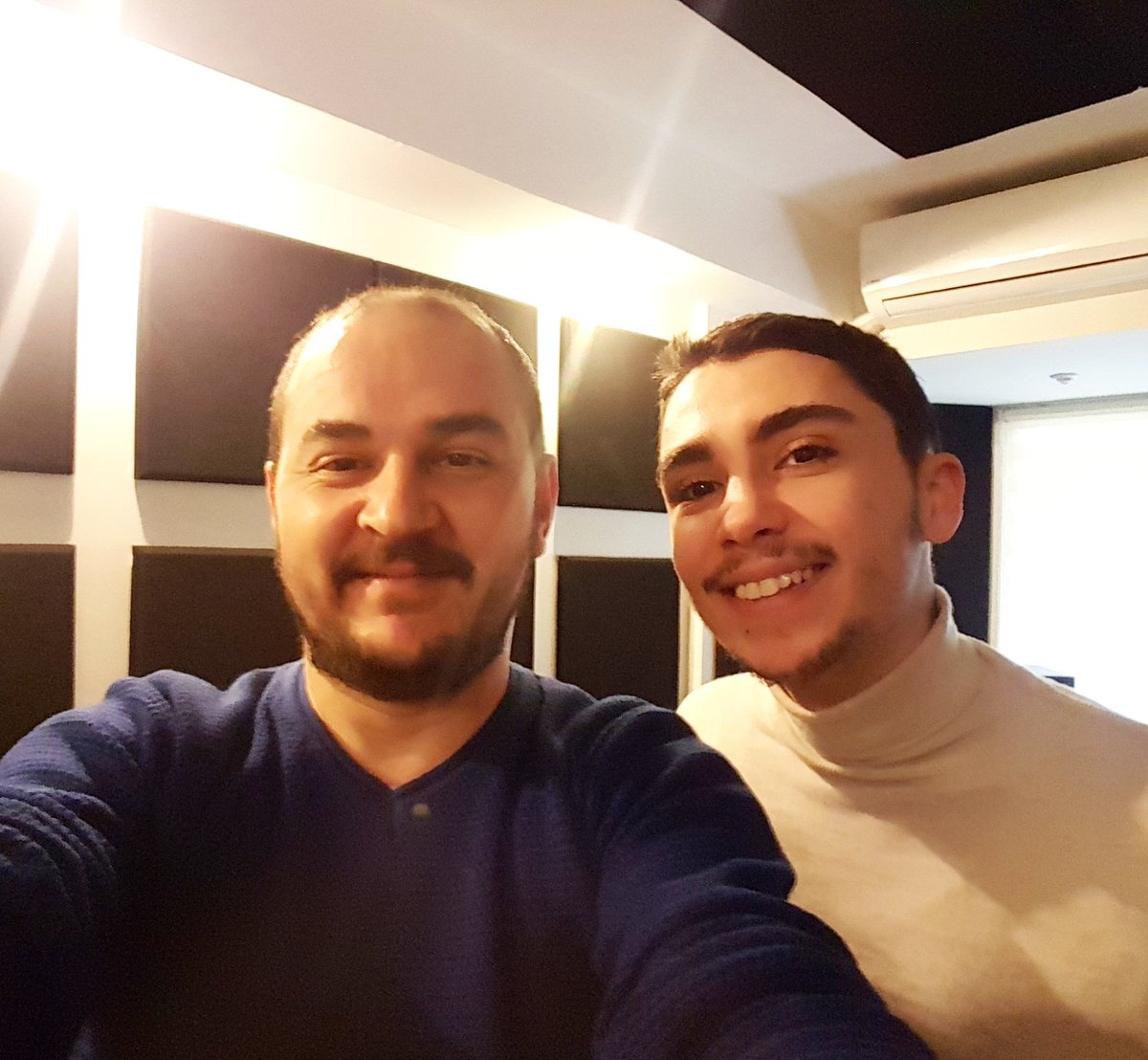 KamilBilici's tweet photo. Aziz Kiraz bugün saat 17:00'de "Kâmil Bilici ile Beş Çayı"nda. Bu keyifli sohbeti kaçırmayın. @azizkiraz @refiksariozpr https://t.co/x8cn810F1W