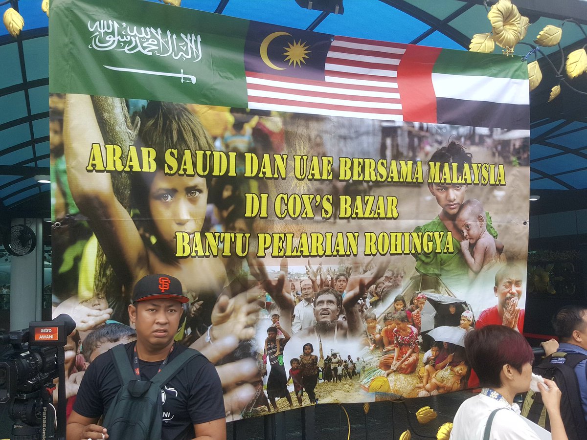 T.kasih YAB <a href="/NajibRazak/">Mohd Najib Tun Razak</a> &amp; YB <a href="/HishammuddinH2O/">Hishammuddin Hussein 🇲🇾</a> hadir  menyempurnakan pelepasan misi bantuan negara ke Bangladesh.
Insya allah KKD akan terus menabur khidmat jasa utk negara dgn guidance dari YM <a href="/AffandiMyCDF/">MyCDF-PAT</a> <a href="/ArmyPtd/">Tan Sri Dato' Sri Zulkiple bin Hj Kassim</a> bersama <a href="/DGHisham/">Noor Hisham Abdullah</a> <a href="/KKMPutrajaya/">KKMalaysia🇲🇾🩺❤️</a>