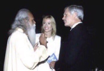 anandaprods's tweet photo. In2018 we'll be using our diverseMedia projects in development to promote #globalPeace #Unity #tolerance #UniversalLove #NonViolence #AnimalRights & #Enviroment causes #harpersbazaarus #CNNent #etnow #redfordcenter #TomEHayden #sagaftraFOUND #TedTurnerIII #newswise #ForbesLife https://t.co/At0sng6zMi