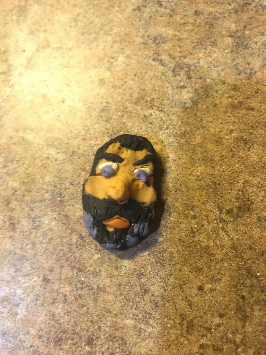 kaaarlibaker's tweet photo. @tomsegura I made my favorite mommy during arts and crafts time. I’ll see you in Des Moines in February and I’d like to gift this to you. You can carry this magnificent, one of a kind piece of art around as a good luck charm.  How can I insure this gets to you? https://t.co/s0kf2ERboc