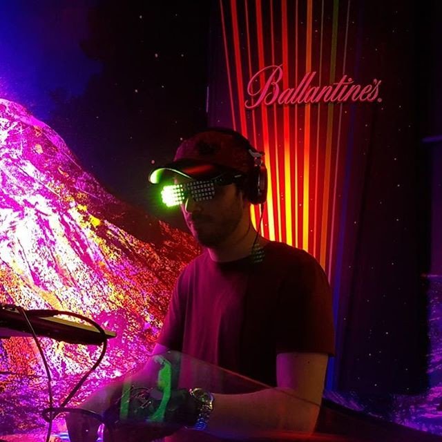 nykkynn's tweet photo. Reposting @quadman_official:
Another one from El Clan. What a night!
.
.
.
#Quadman #disco #nudisco#dance #club #funk #house
#idm #drumnbass #dnb #dnbradio #Neurofunk #dubstep #modularsynth #livetronica  #newmusicmonday #breaks #deephouse #downtempo #hardcore #house #techno https://t.co/oFpiESyvF7
