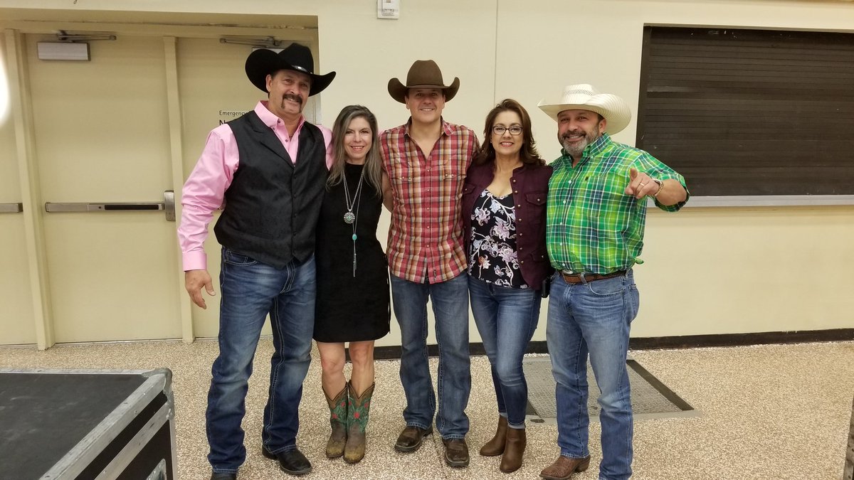 joecruz3106's tweet photo. Had a blast we are glad we met you and you parents 
@rogercreager https://t.co/ZyAABeUKWq