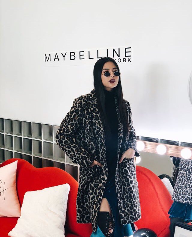 isabelbulatao's tweet photo. It's @_gabbigarcia's look at the last leg of #GigiXMaybelline #GigiXMaybellineInPh 🖤💄🇯🇵🇵🇭 https://t.co/Eo2LXpp6k3