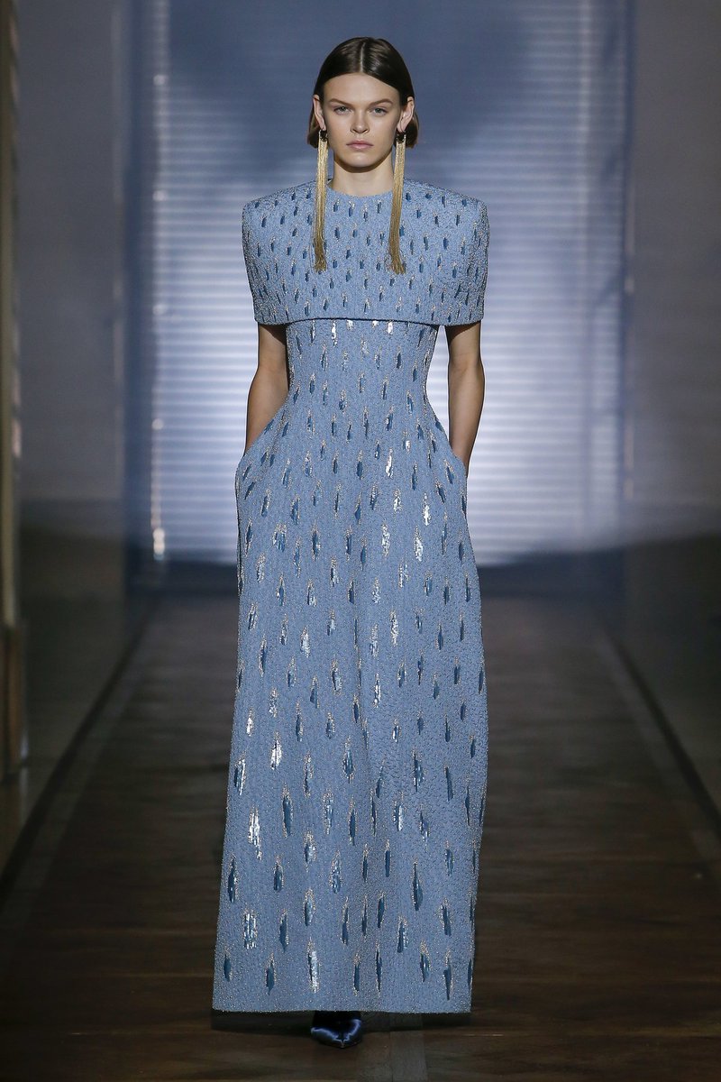 ARTMOD_'s tweet photo. Givenchy Haute Couture Spring Summer 2018 https://t.co/20N3Metz7m