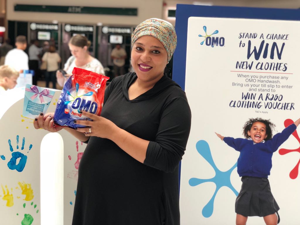 YogitaRed8's tweet image. .Never thought I'd look forward to laundry until #WashLessLiveMore Gallery of Stains fun @crestacentre this weekend @mbongiworks leading play zone including 👇
Prizes 💸
T-shirts 👕
Fun Activities 🏄
#familyfun #memories