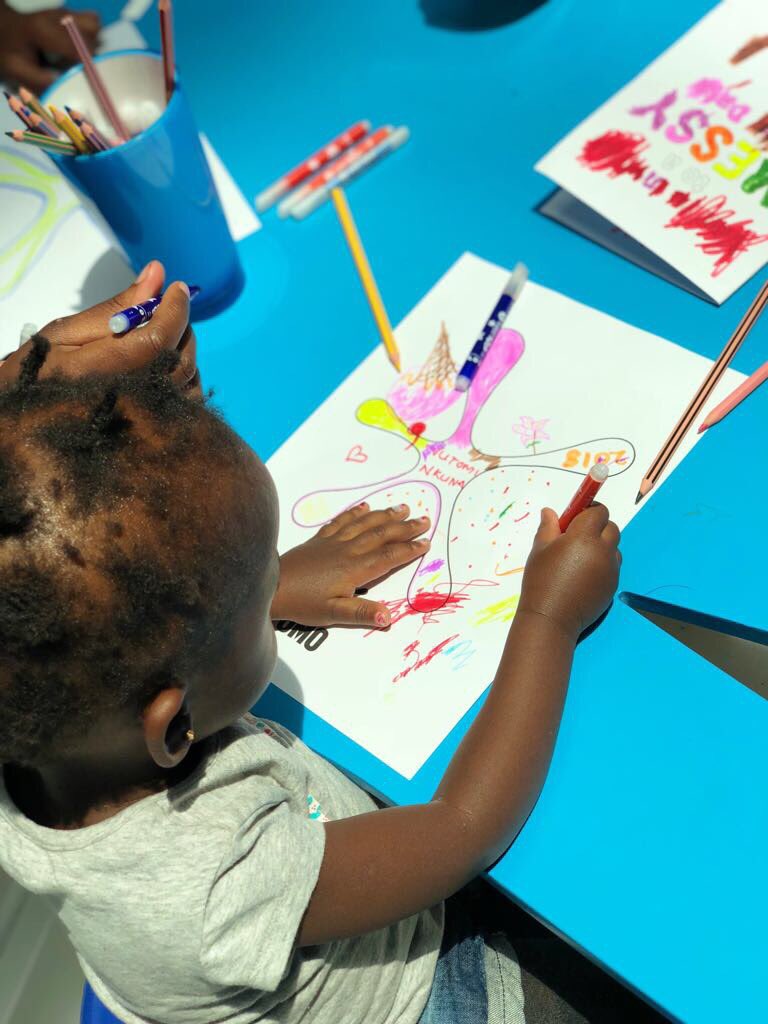 GoSocialSA's tweet image. This is such a special keepsake...to remember this little one’s art skills at a moment in time 😍 love it @OMOSouthAfrica #WashLessLiveMore