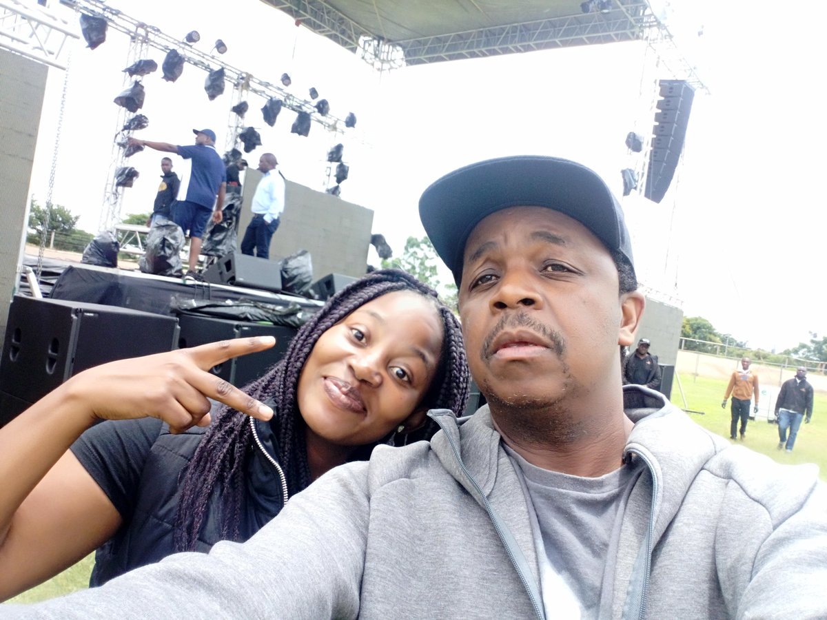 Mamoxn's tweet photo. Loving #ComposedByJesusChrist @professorkalawa 's ❤❤❤❤❤ new album and feeling chuffed I took this picture with him in December! 😍😍😍😍😍
#markfishchallenge https://t.co/FZ67513RGo