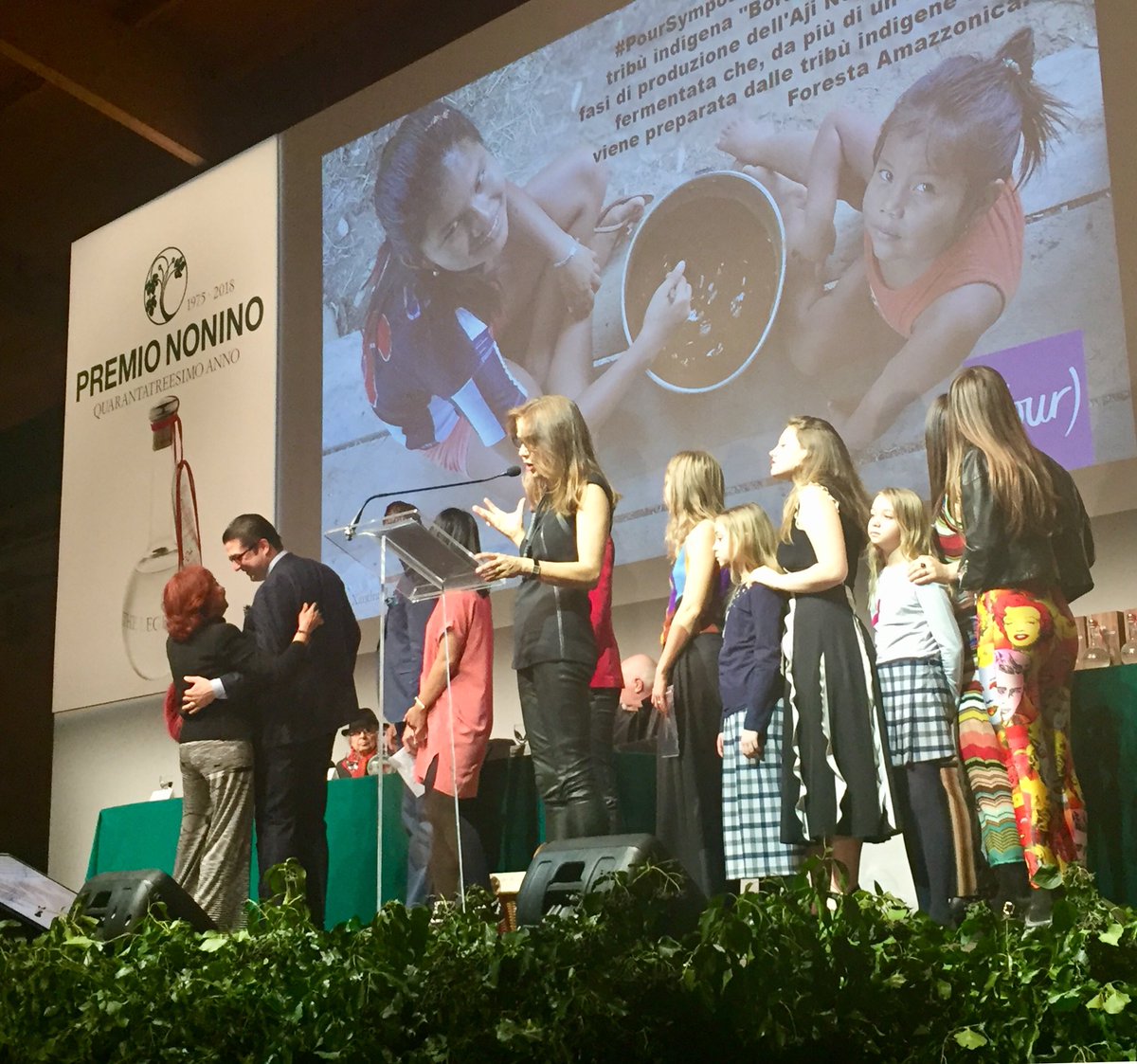 <a href="/Pour_Drink/">Pour_Drink</a> e #PourProject sono i primi premiati sul palco del #PremioNonino: a loro va il Premio Nonino Risit d’Aur - Barbatella d’Oro 2018