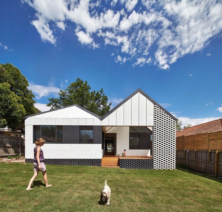 halebole's tweet photo. 10 (More) Houses and Their Inhabitants: The Best Photos of the Week 
https://t.co/v9bnEZvPGK https://t.co/IDvOh3bXv4