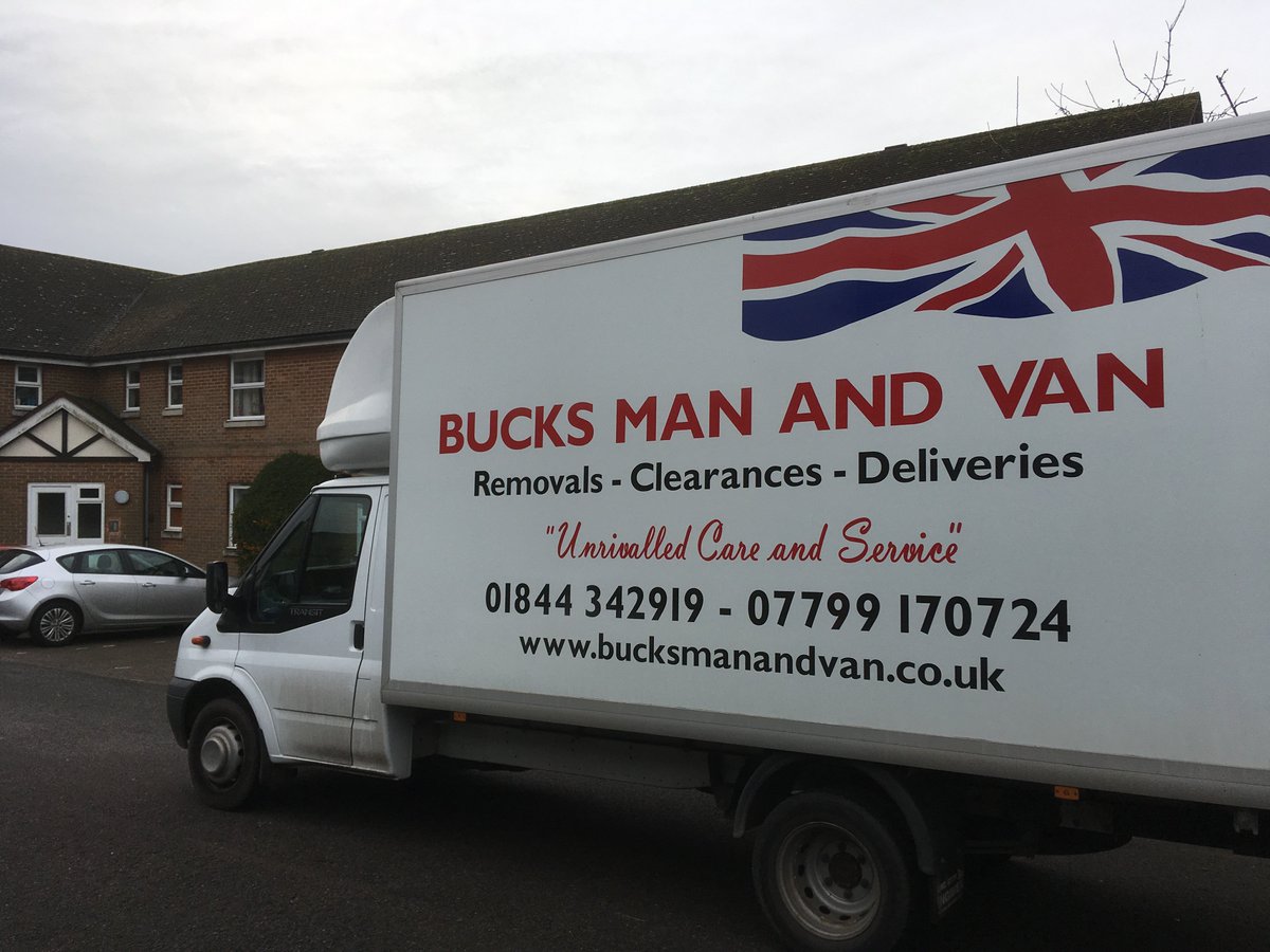 BucksManAndVan's tweet photo. Today small flat move from Terriers to High Wycombe followed by a piano move from Princes Risborough to Berryfields Aylesbury.  Happy customers. 😀🇬🇧🚚

#SmallRemoval #FlatMoves #HighWycombe #PianoMover #Aylesbury #TailLift #PrincesRisborough https://t.co/hTRa4NfftO