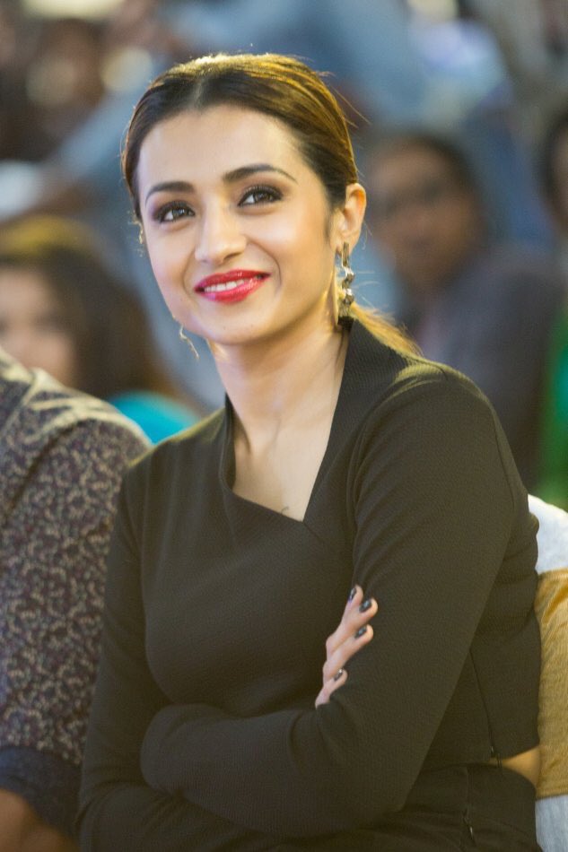 films_circle's tweet photo. @NivinOfficial @trishtrashers @Shyamaprasaddir @ActressTrisha @TrishaFc4 @TrishaFClub @NivinPauly360 @NivinPaulyFC More pics from #HeyJudeAudioLaunch
@NivinOfficial @trishtrashers @Shyamaprasaddir https://t.co/9R6LndhCzN