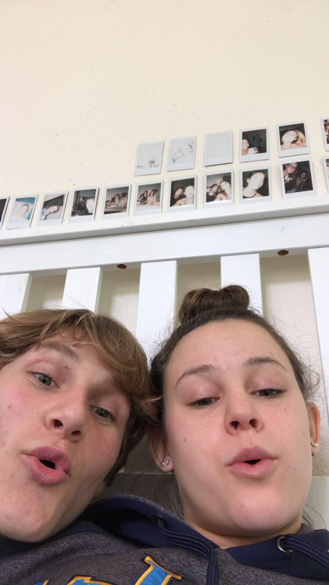 Andrew__jone5's tweet photo. 🔞HAPPY BIRTHDAY DANIELLE🔞 I can’t believe you’re 18!! I just want to thank you for being my best friend these past few months! I can’t wait to share many more memories with you! Have a great day��️🎉 https://t.co/CXTkJ2oTwS