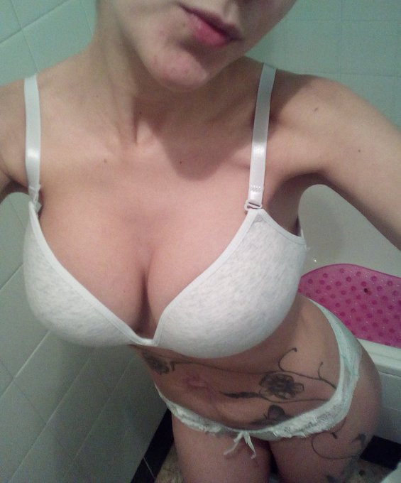 #BuenosDias y #FelizSabado OS deseo desde #Huelva y en un ratito en #Sevilla Besos amores https://t.<a href="/tag/buenosdias"class="tags">#BuenosDias</a><a href="/tag/felizsabado"class="tags">#FelizSabado</a><a href="/tag/huelva"class="tags">#Huelva</a><a href="/tag/sevilla"class="tags"><span>#sevilla</span></a>