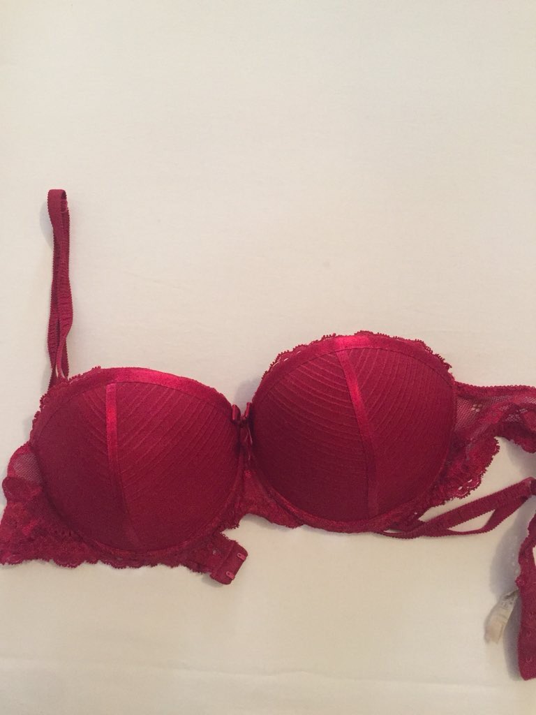 Takipcimin 39 yaşindaki dul ev hanimi annesinin çamaşirlari sert yorum istiyor arkadaşlar