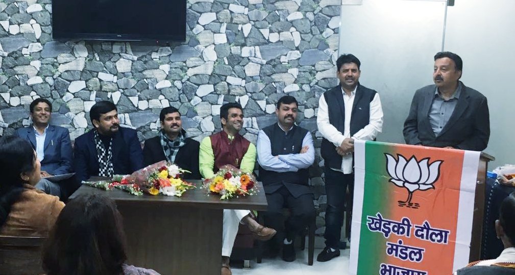 RaoNarbir's tweet photo. आगामी 15 फरवरी को जींद में होने वाली हमारे राष्ट्रीय अध्यक्ष श्री @AmitShah जी की बाइक रैली की तैयारी हेतु खेड़की दौला मंडल गुरुग्राम में बैठक ली अपने सभी युवा साथियों से रैली को सफल बनाने के लिए आवाहन किया @mlkhattar @cmohry @AmitShahOffice https://t.co/QU2J456JBB