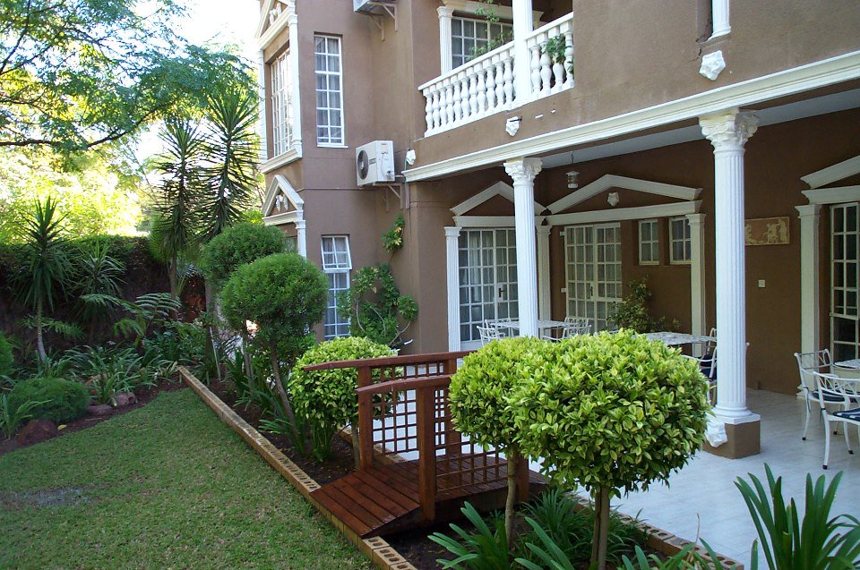 FalconCrestSuit's tweet photo. Visit @FalconCrestSuit  here in Gaborone at Plot 2571,Nyerere Drive, a stone's throw from Gaborone Sun and Gaborone Club. We offer Accommodations, Outside Catering, Conference Facilities and Restaurant, kndly vsit us whle our services ar on January Spcial, HPING TO SEE U THERE,. https://t.co/9reBRj0r2p