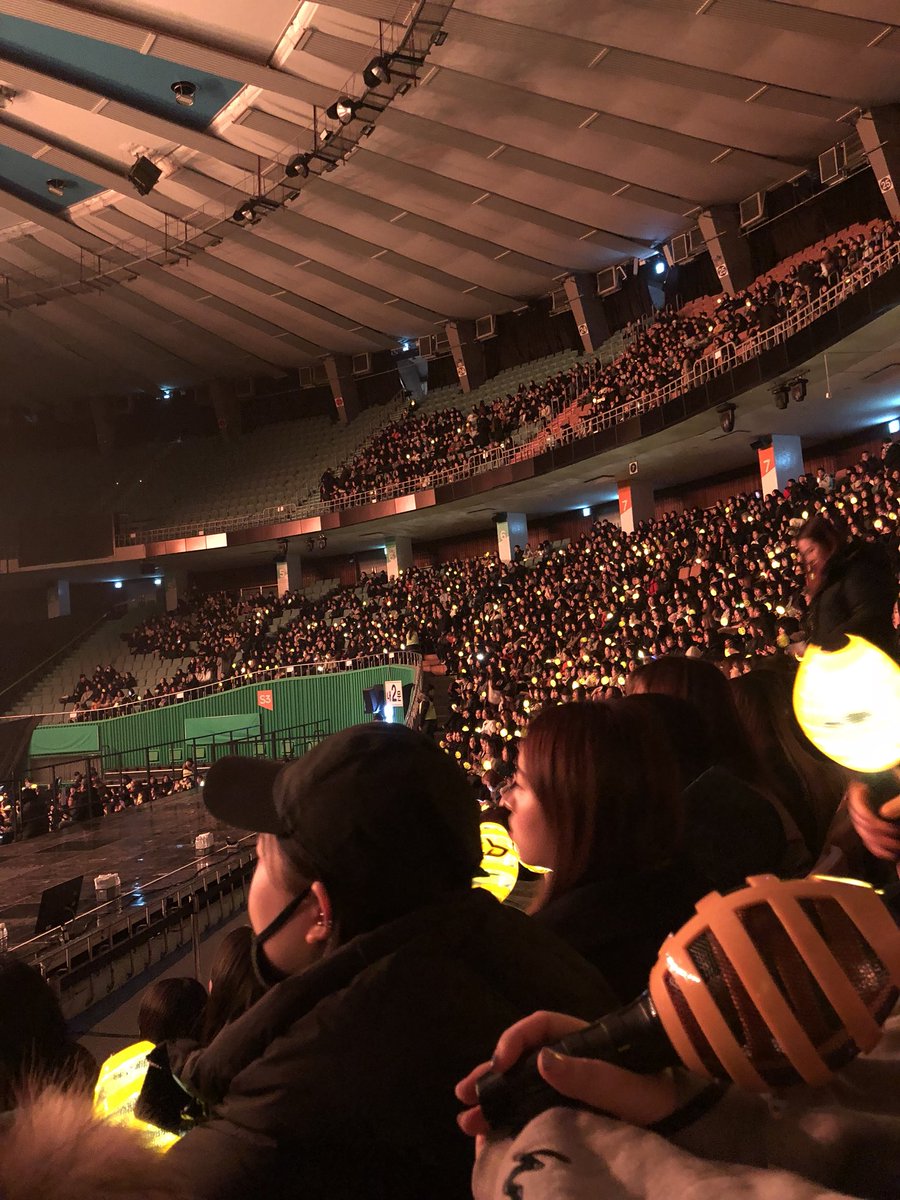 S_BBC's tweet image. The stadium is filled with BBCs (‘: