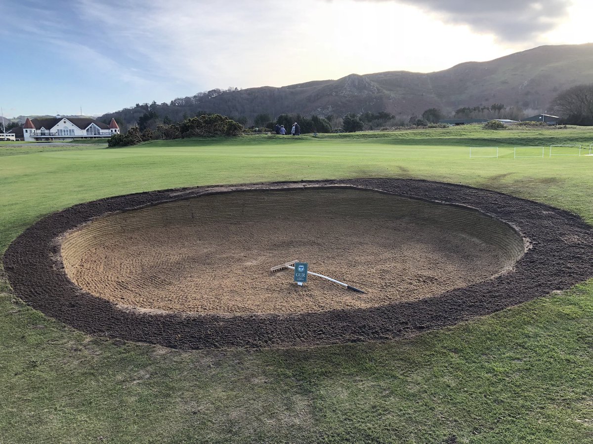 Great to see the new greenside bunker on the 10th hole taking shape. #topgreenstaff #bunkermakers #riskreward #lovethelinks