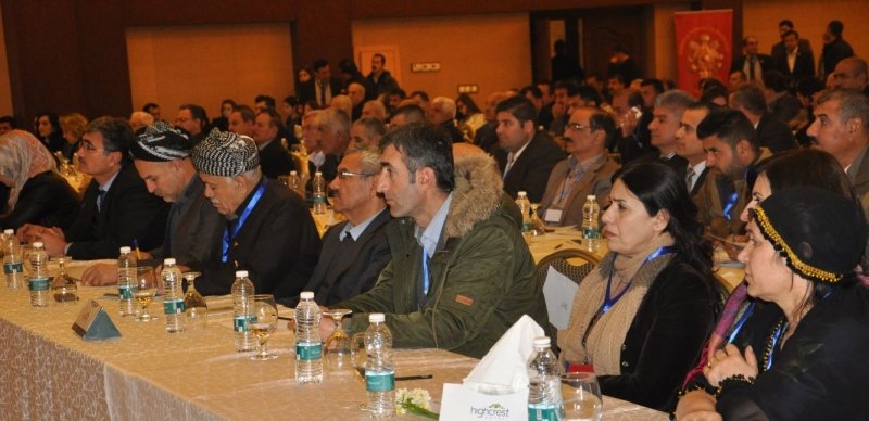 Başur çalıştayında Demokratik Konfederalizm önerisi
rojnews.biz/tr/haber/16372…