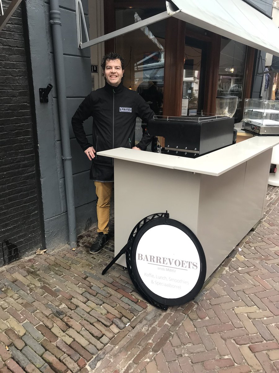 Bij <a href="/barrevoets/">Barrevoets</a> vandaag warme koffie, chocomel en allerlei lekkers <a href="/LF2018/">Castello</a> #lekkerstraatje