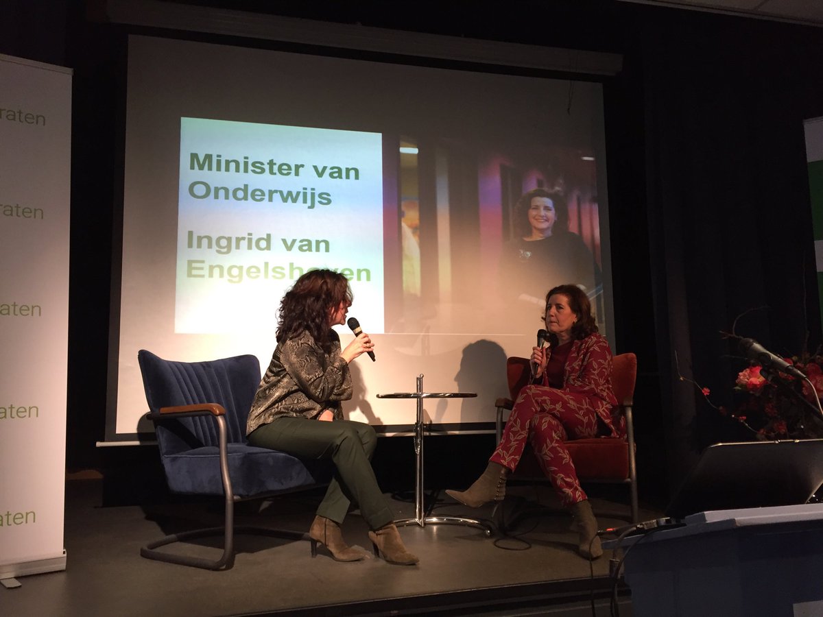 Paul_van_Meenen's tweet photo. De hele dag bij #onderwijssymposium @D66, getiteld #Klasse!Lokaal. Na inspirerende opening door @LettyDemmers nu gesprek met onze minister @ivanengelshoven door dagvoorzitter @marhendrickx. #Onderwijs topprio bij #GR2018 https://t.co/k9JlyvyIpY